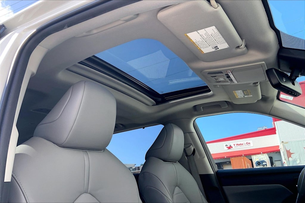 Thumbnail: 2021 Toyota Highlander - 30