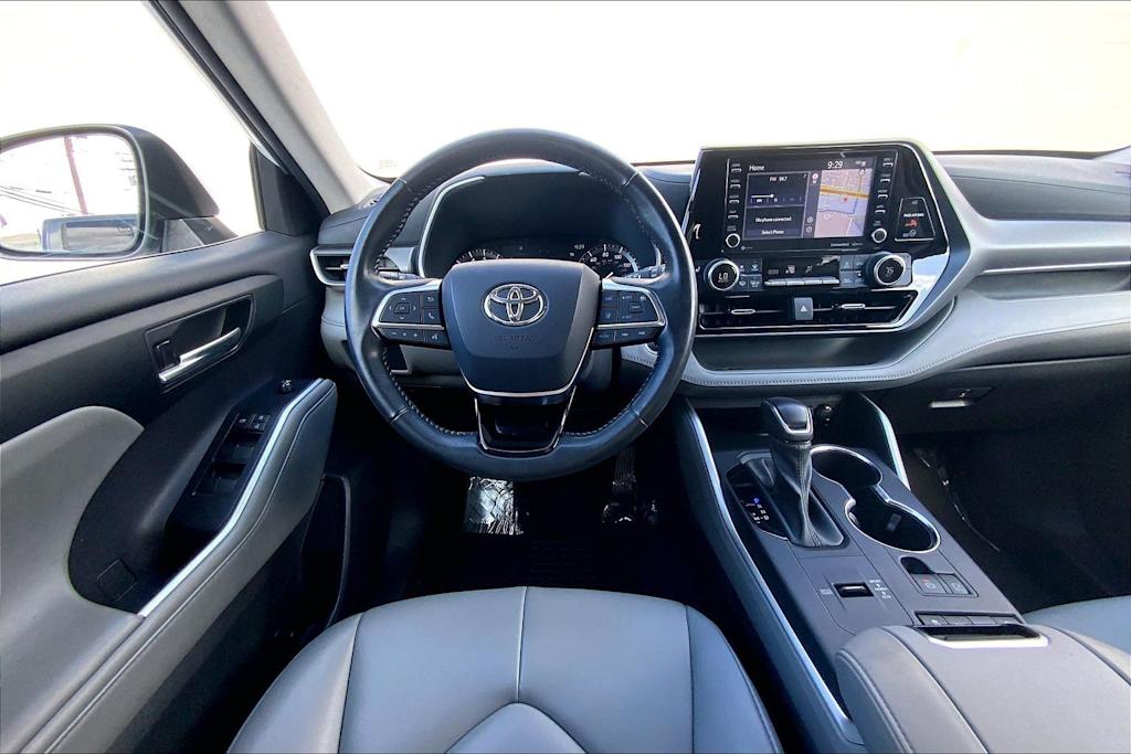 Thumbnail: 2021 Toyota Highlander - 14