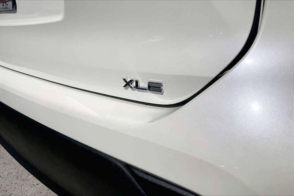 Thumbnail: 2021 Toyota Highlander - 7