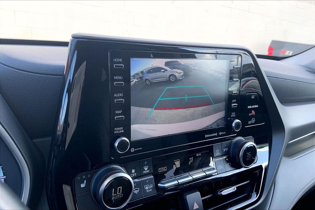 Thumbnail: 2021 Toyota Highlander - 26
