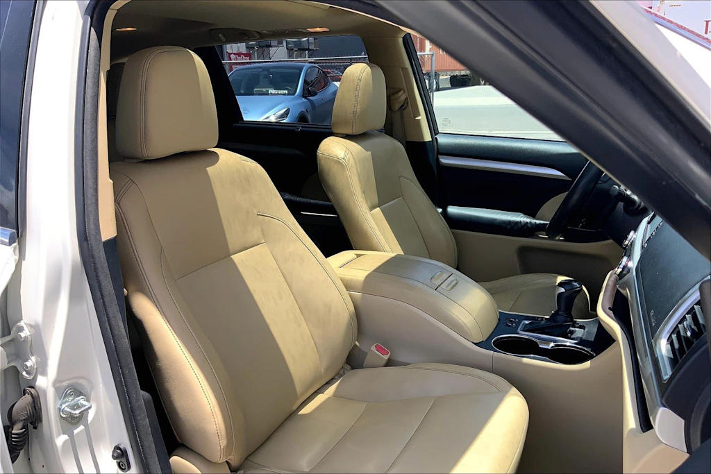 Thumbnail: 2014 Toyota Highlander - 12