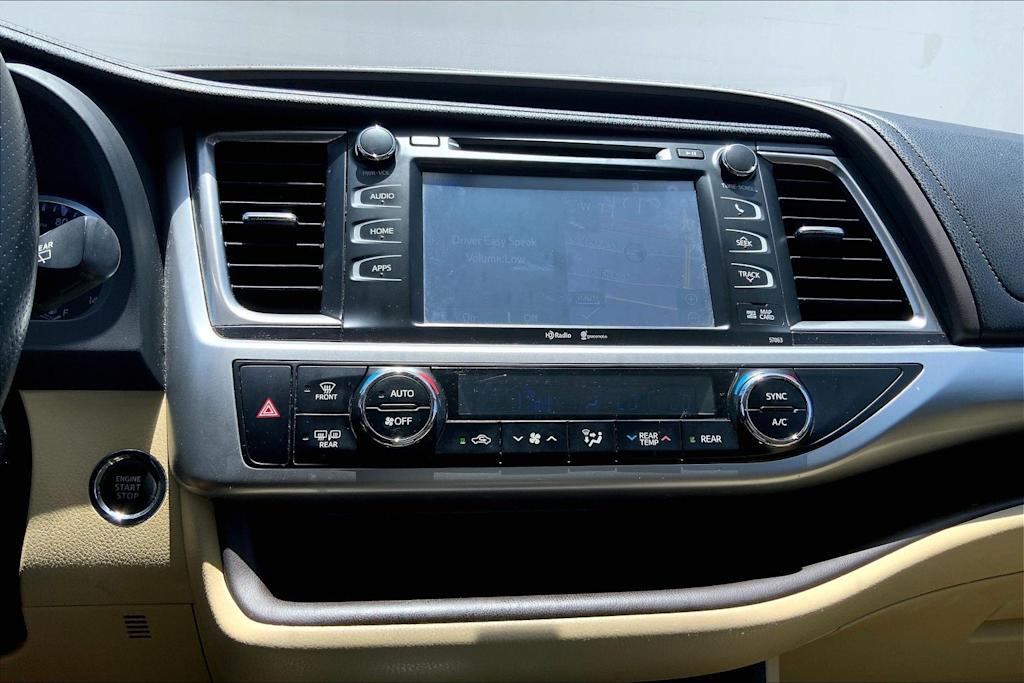 Thumbnail: 2014 Toyota Highlander - 34