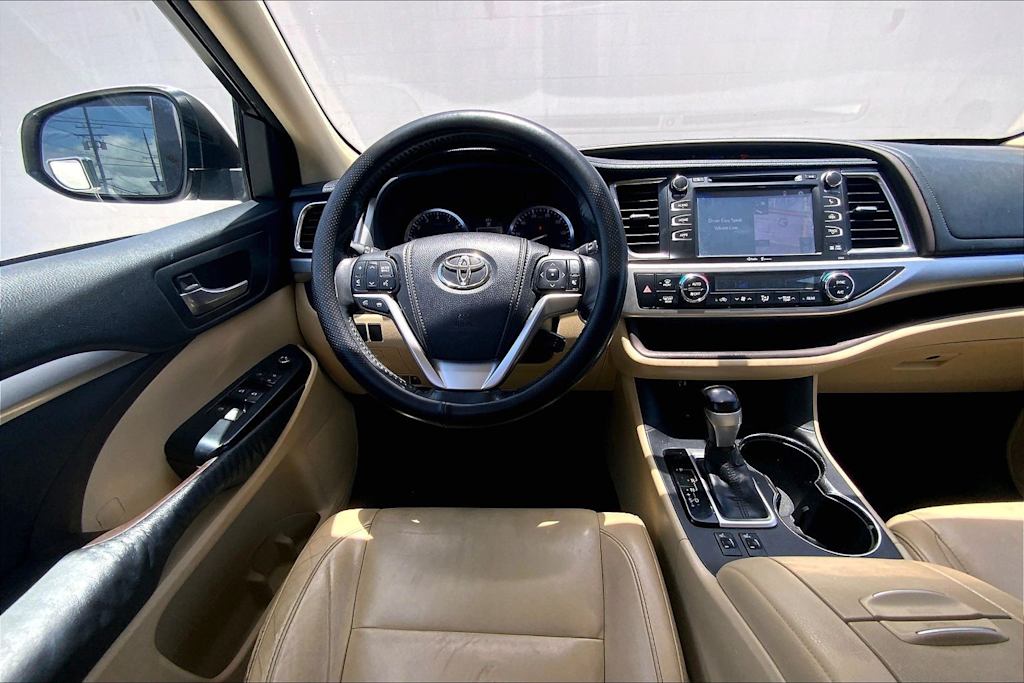 Thumbnail: 2014 Toyota Highlander - 14