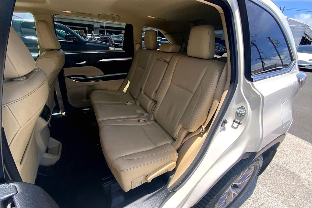 Thumbnail: 2014 Toyota Highlander - 29