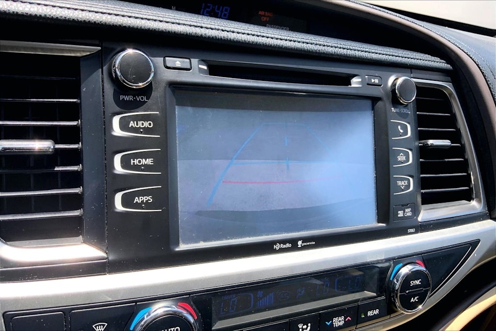 Thumbnail: 2014 Toyota Highlander - 26