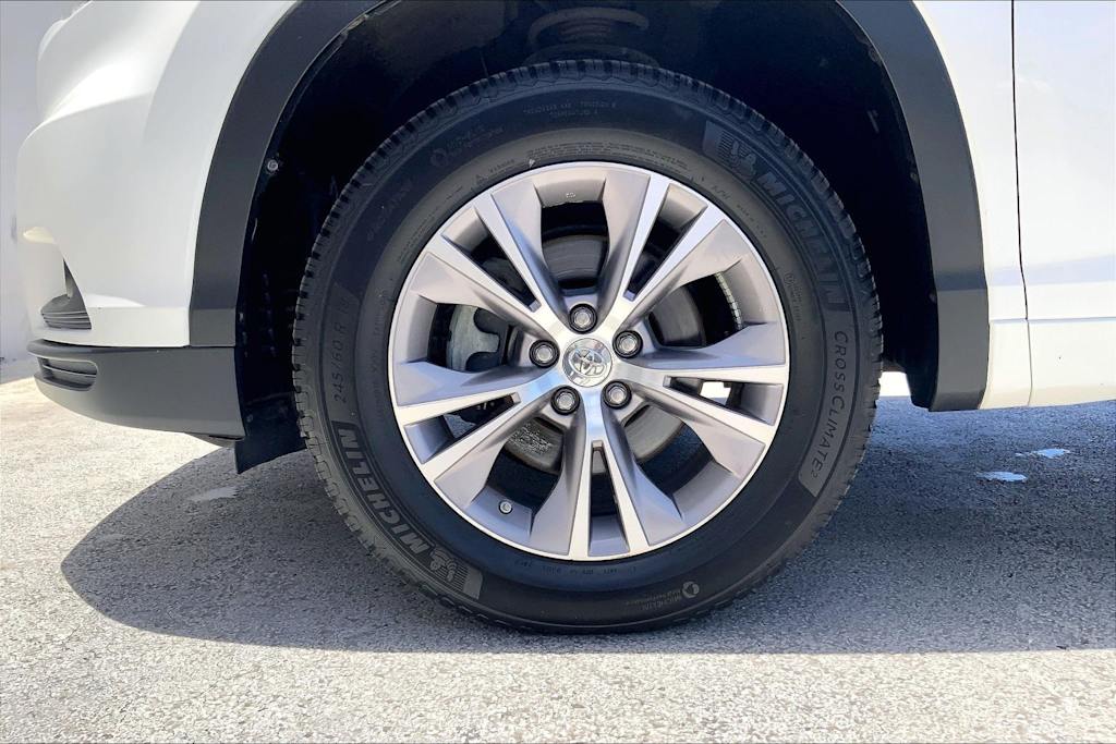 Thumbnail: 2014 Toyota Highlander - 8