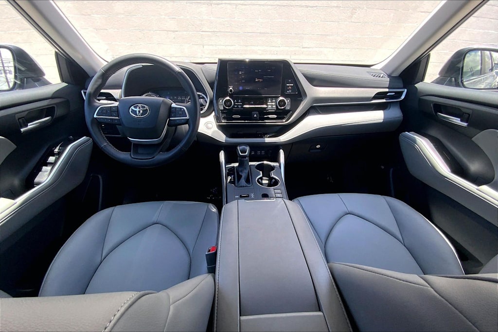 Thumbnail: 2025 Toyota Highlander - 10