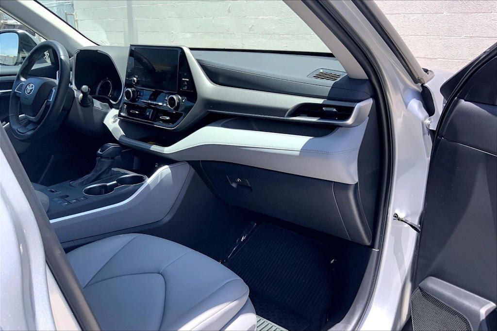 Thumbnail: 2025 Toyota Highlander - 23