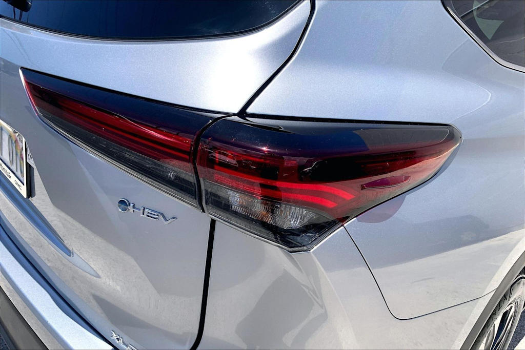 Thumbnail: 2025 Toyota Highlander - 32