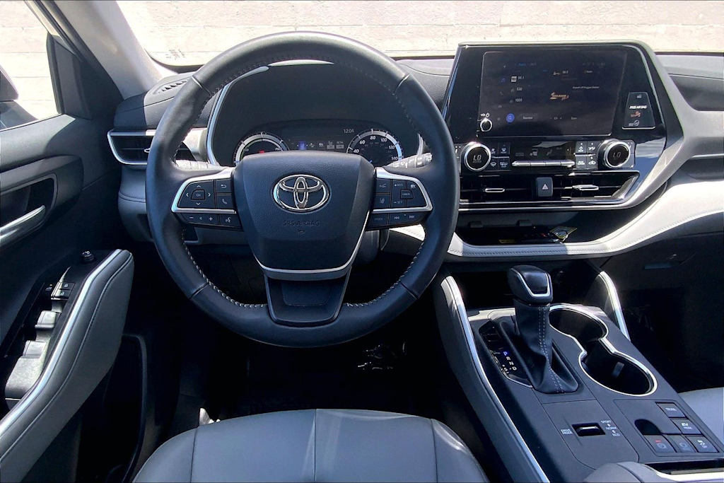 Thumbnail: 2025 Toyota Highlander - 14