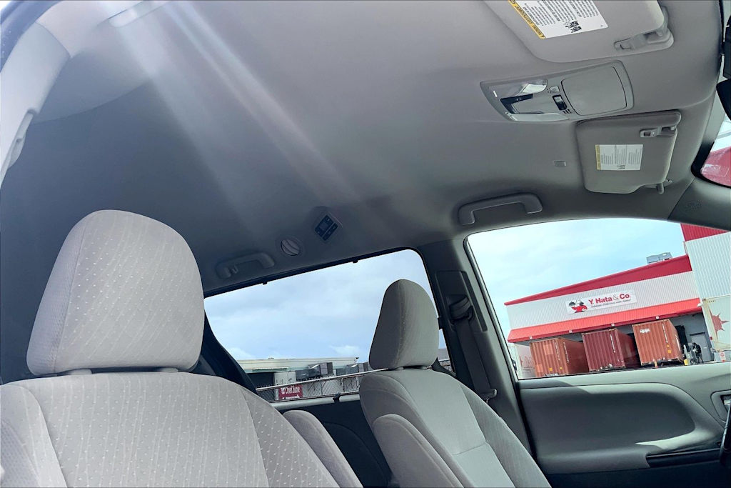 Thumbnail: 2020 Toyota Sienna - 30