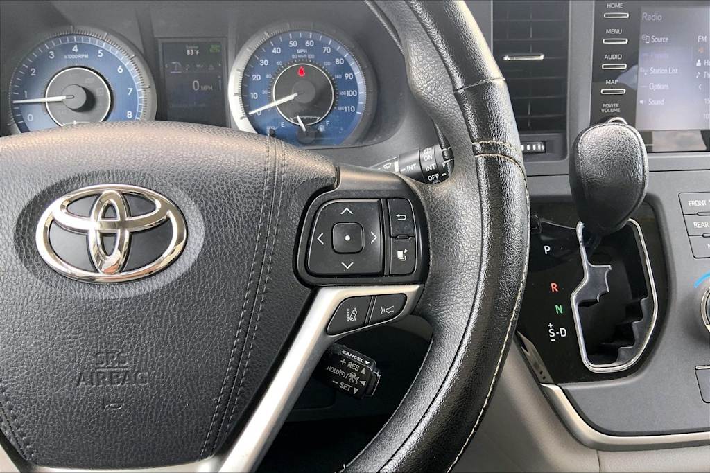Thumbnail: 2020 Toyota Sienna - 25