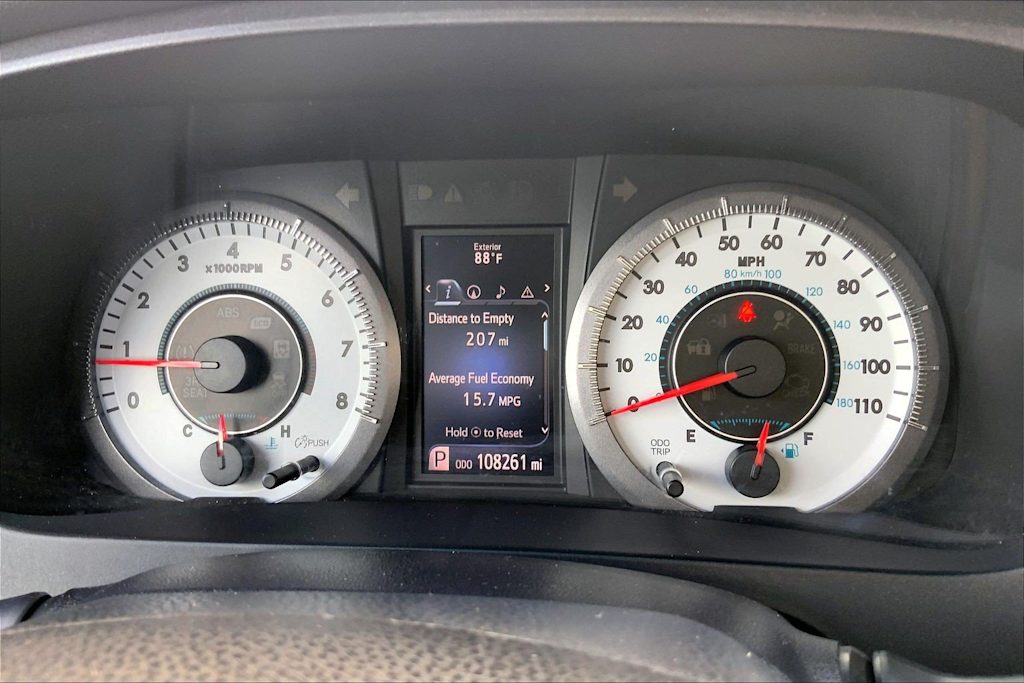Thumbnail: 2015 Toyota Sienna - 17