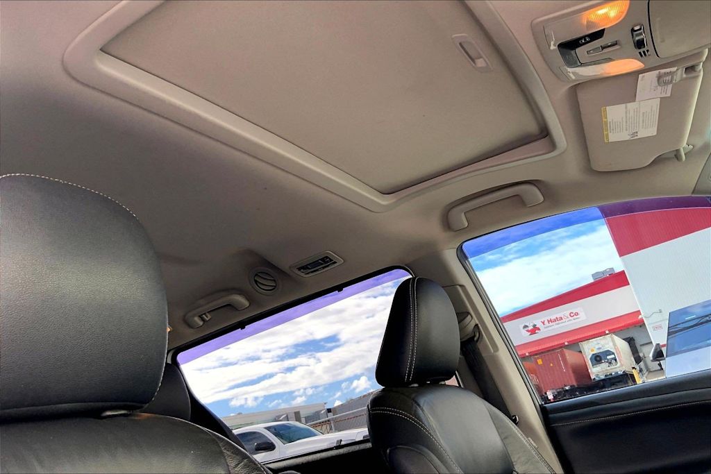 Thumbnail: 2015 Toyota Sienna - 30