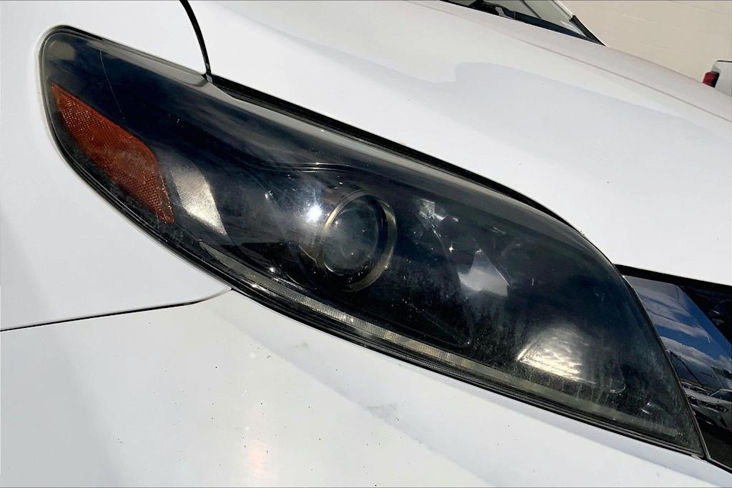 Thumbnail: 2015 Toyota Sienna - 31