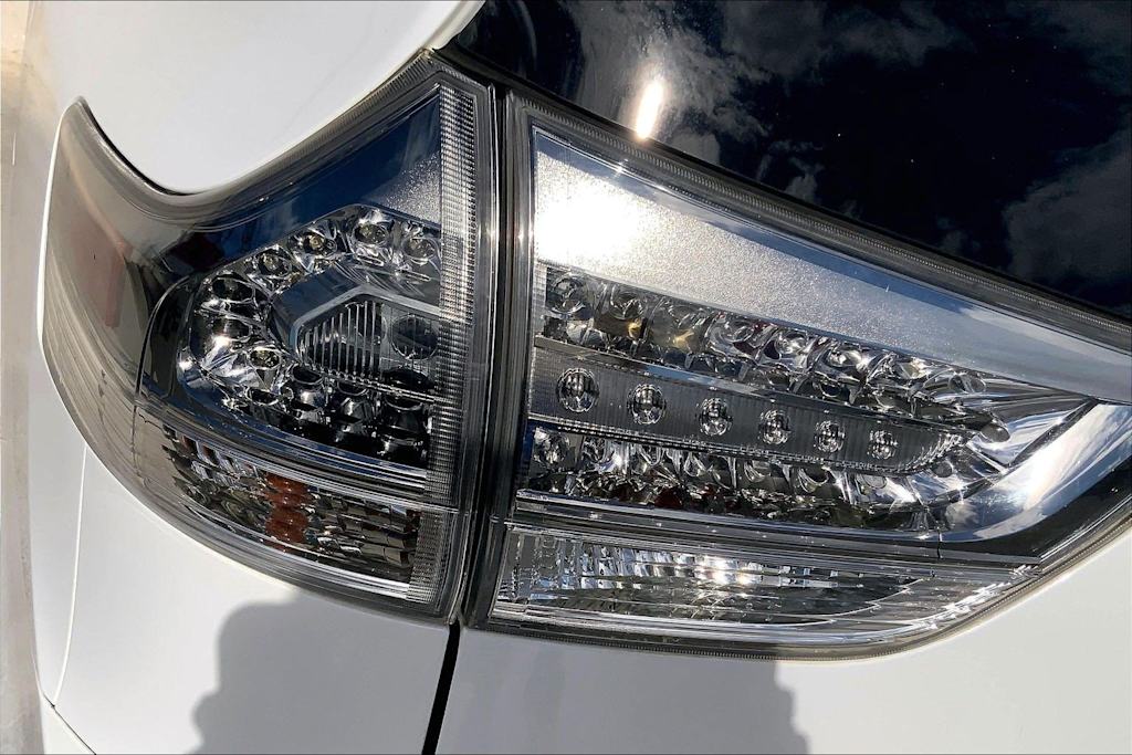 Thumbnail: 2015 Toyota Sienna - 32