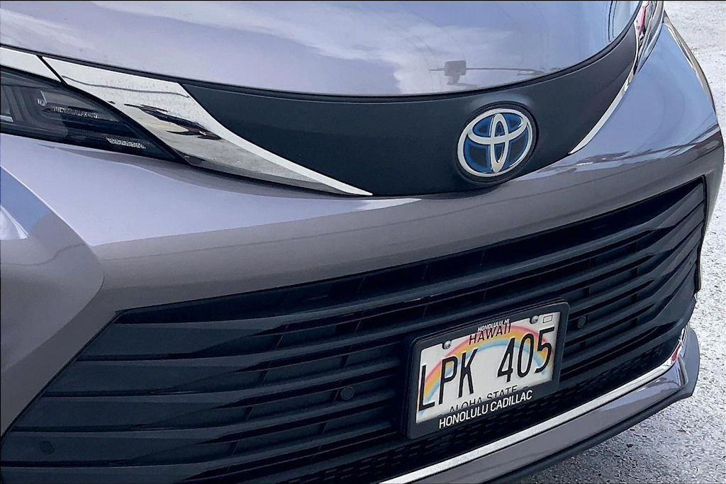 Thumbnail: 2024 Toyota Sienna - 33