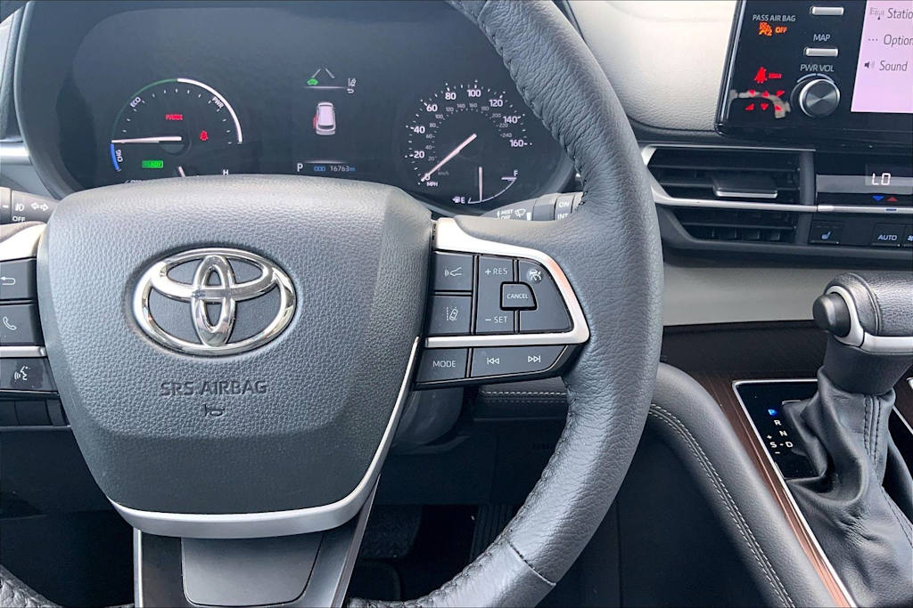 Thumbnail: 2024 Toyota Sienna - 25