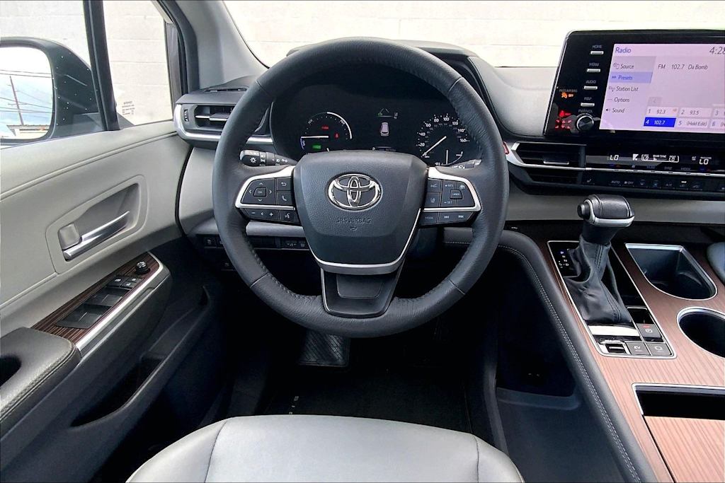 Thumbnail: 2024 Toyota Sienna - 14