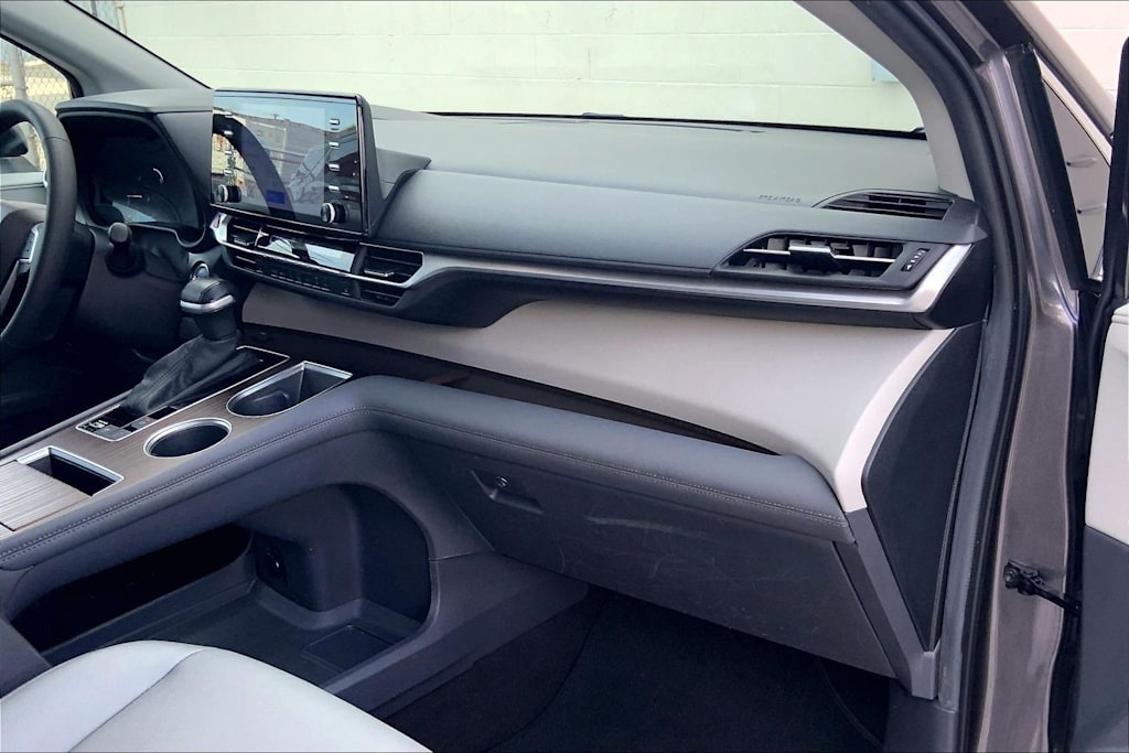Thumbnail: 2024 Toyota Sienna - 15