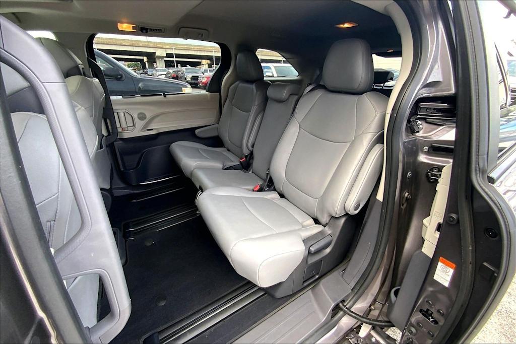 Thumbnail: 2024 Toyota Sienna - 29