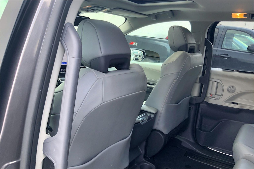 Thumbnail: 2024 Toyota Sienna - 13