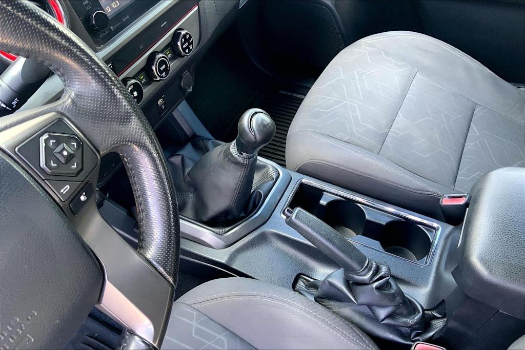 Thumbnail: 2016 Toyota Tacoma - 17