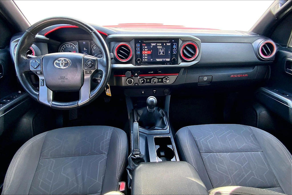 Thumbnail: 2016 Toyota Tacoma - 10