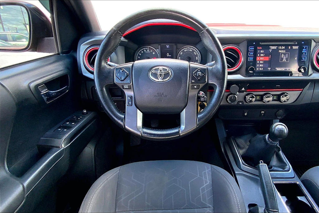 Thumbnail: 2016 Toyota Tacoma - 14