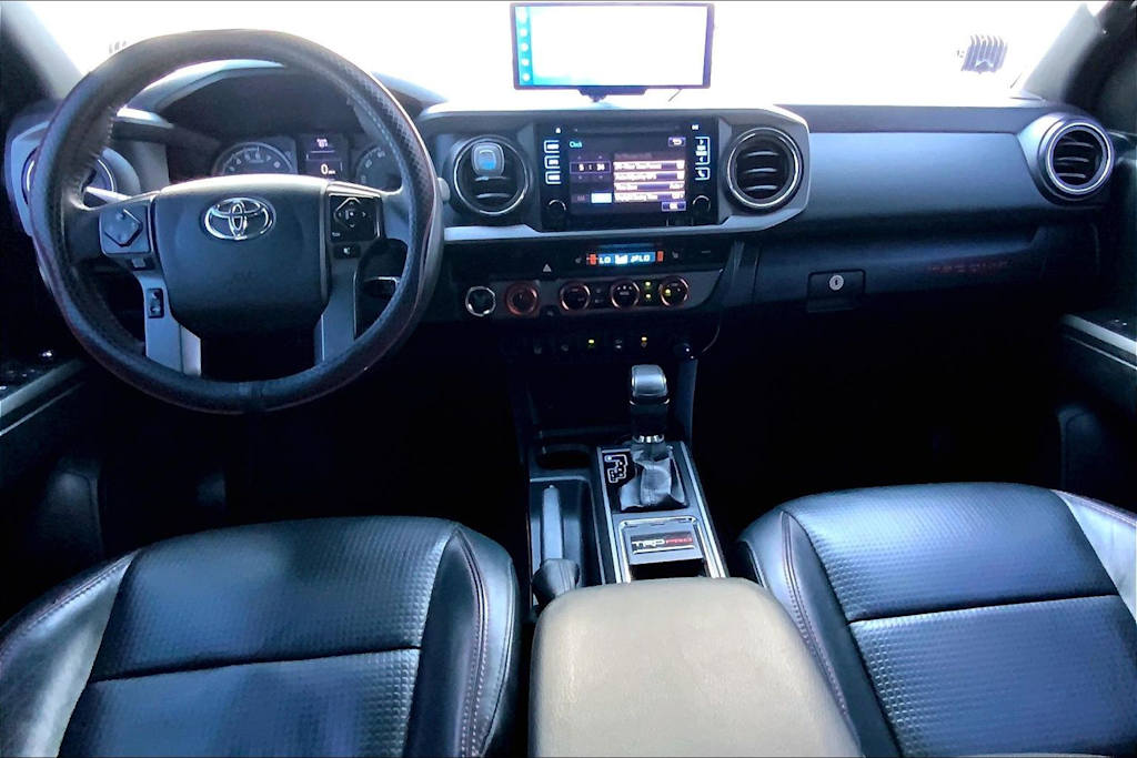 Thumbnail: 2017 Toyota Tacoma - 10