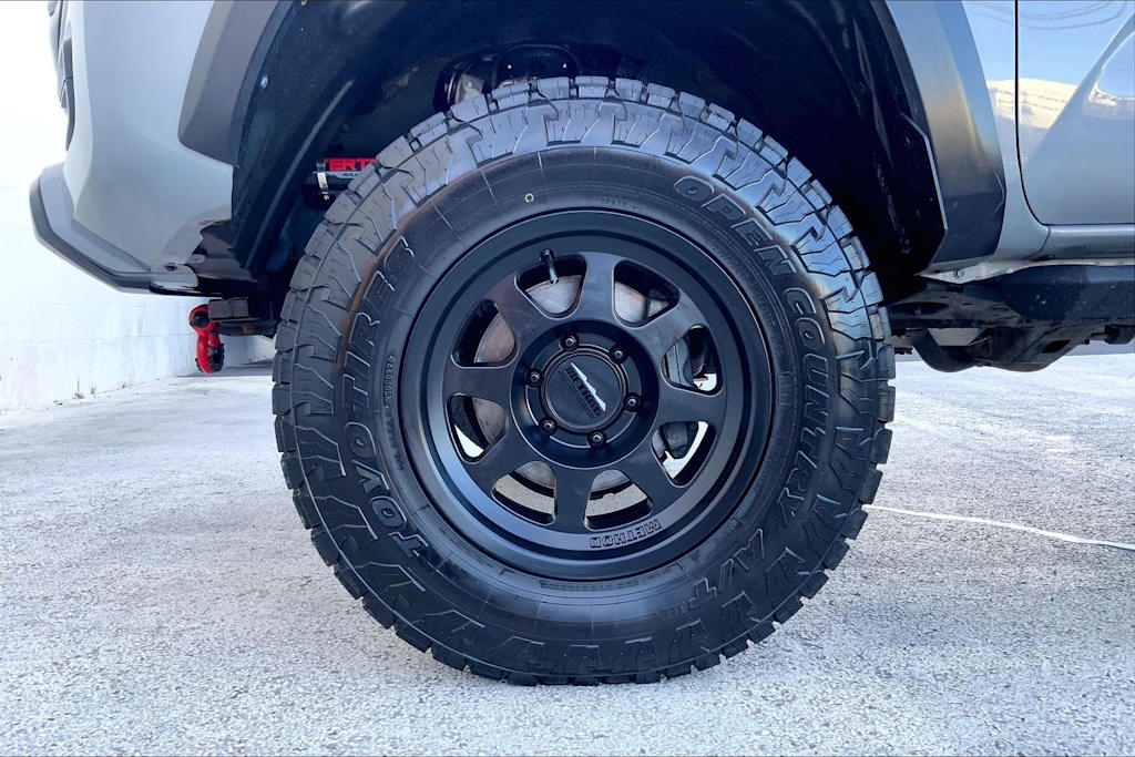 Thumbnail: 2017 Toyota Tacoma - 8