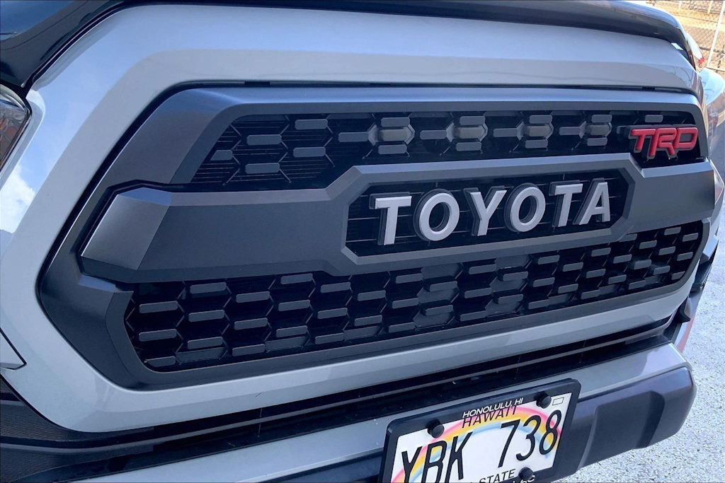Thumbnail: 2017 Toyota Tacoma - 33