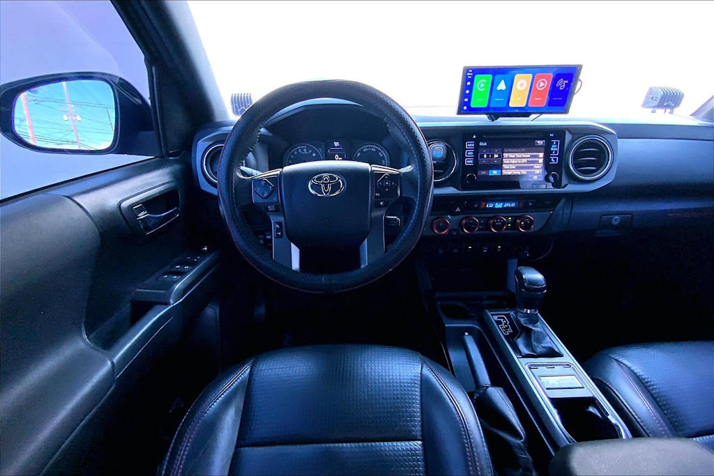 Thumbnail: 2017 Toyota Tacoma - 14