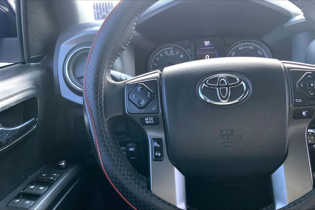 Thumbnail: 2017 Toyota Tacoma - 25