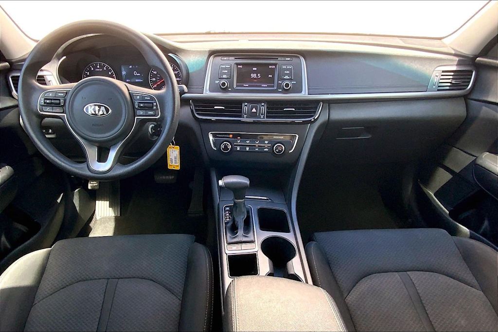 Thumbnail: 2017 Kia Optima - 10