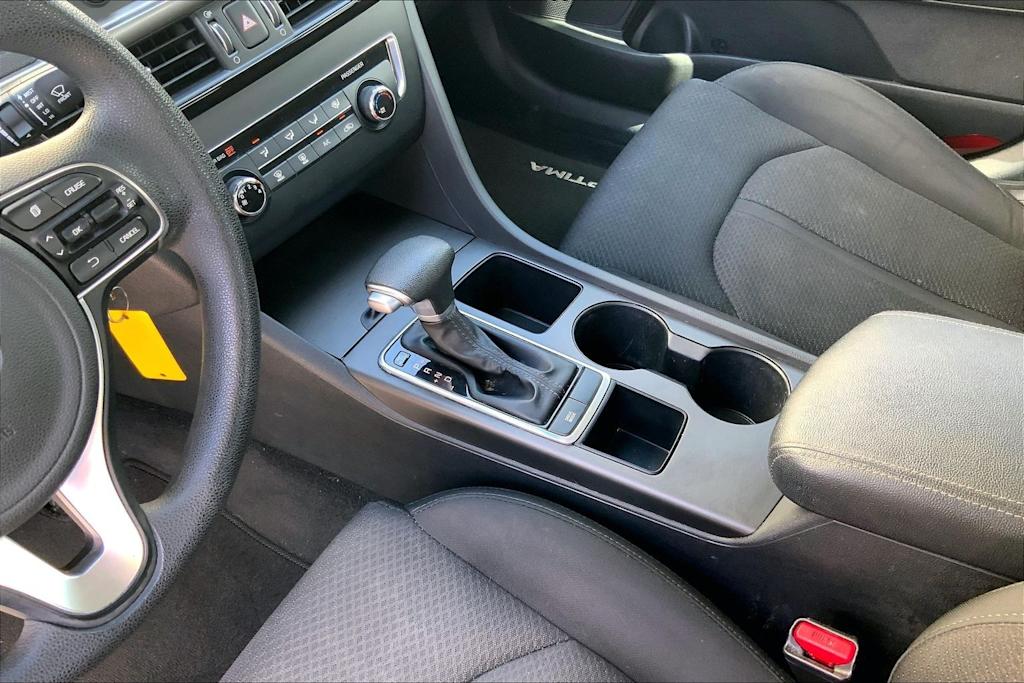 Thumbnail: 2017 Kia Optima - 17