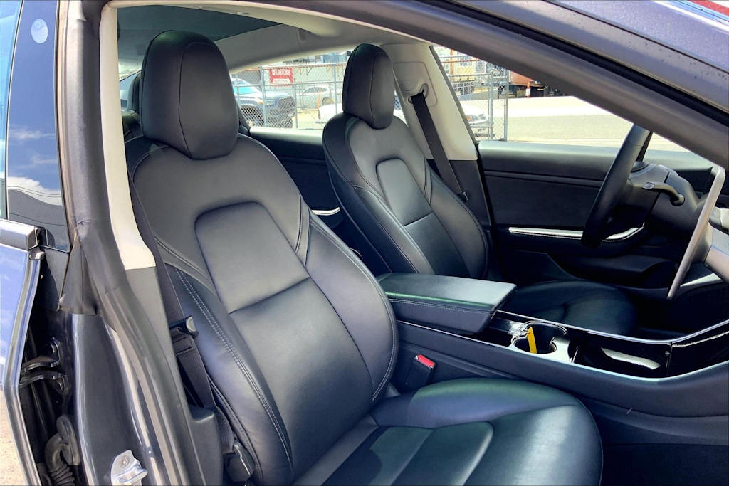 Thumbnail: 2020 Tesla Model 3 - 11