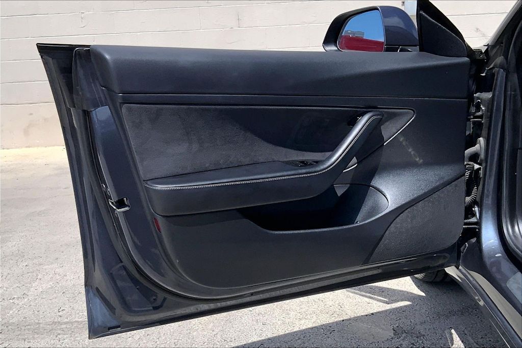 Thumbnail: 2020 Tesla Model 3 - 27