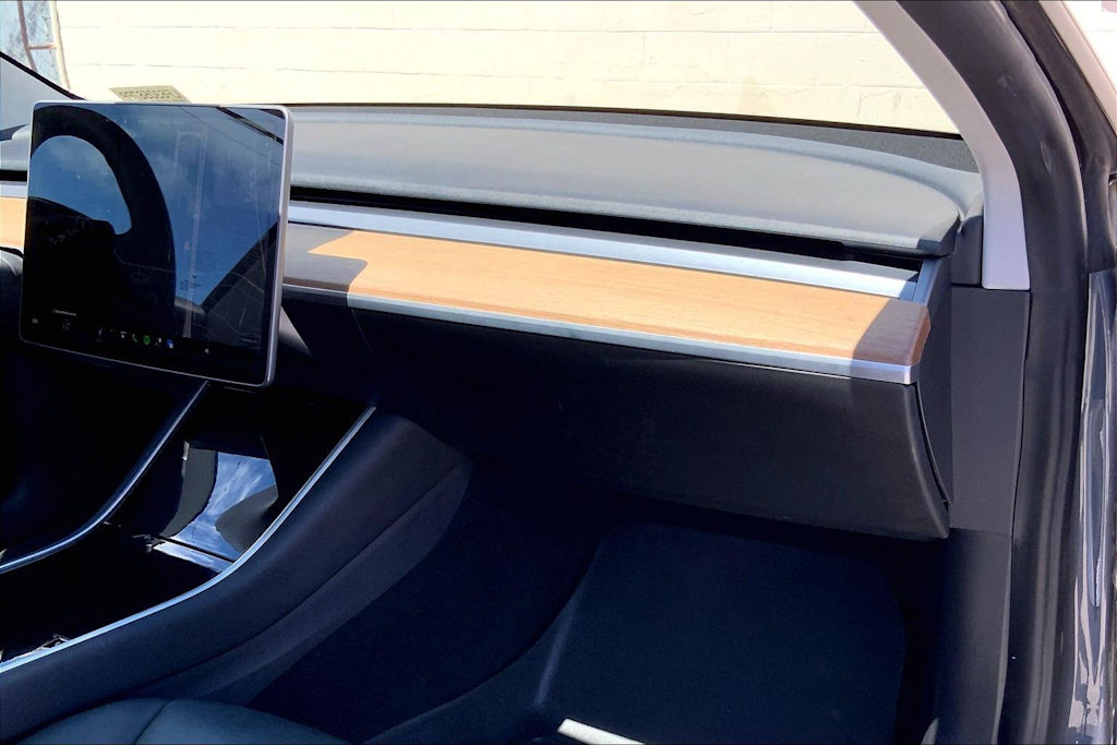 Thumbnail: 2020 Tesla Model 3 - 14