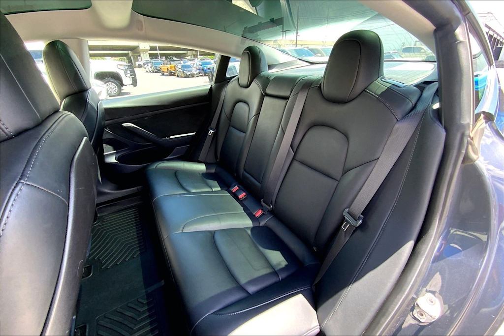 Thumbnail: 2020 Tesla Model 3 - 29
