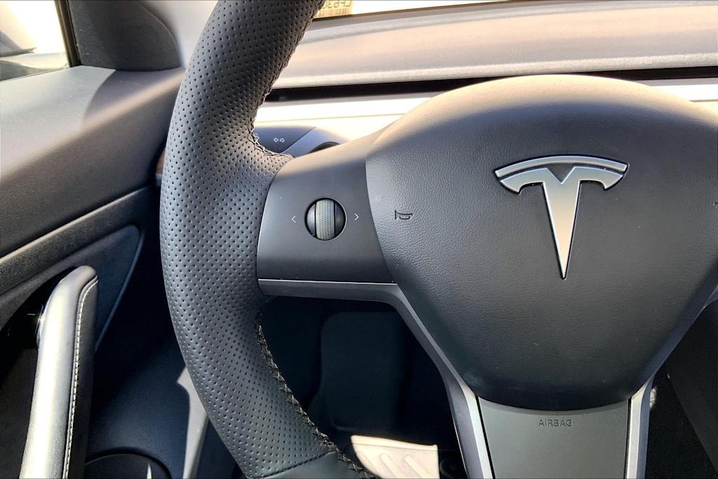 Thumbnail: 2020 Tesla Model 3 - 24