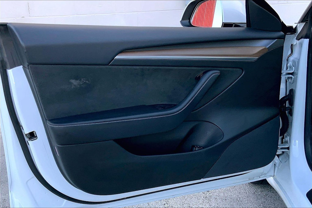 Thumbnail: 2021 Tesla Model 3 - 27