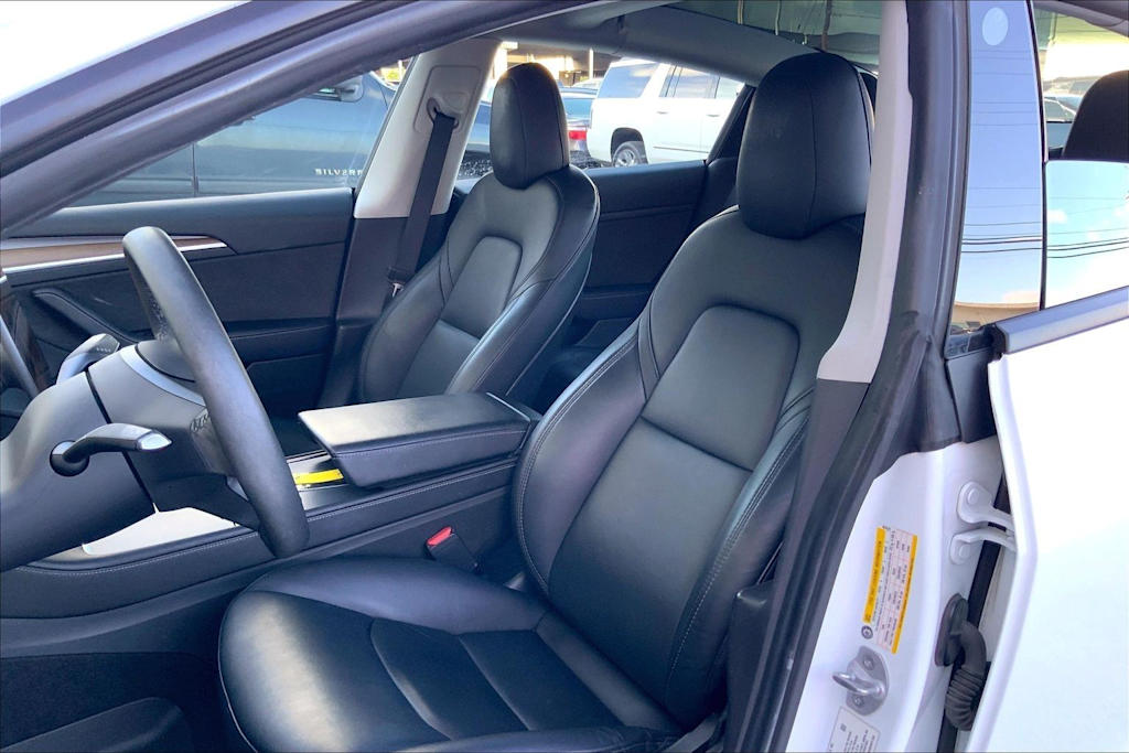 Thumbnail: 2021 Tesla Model 3 - 10