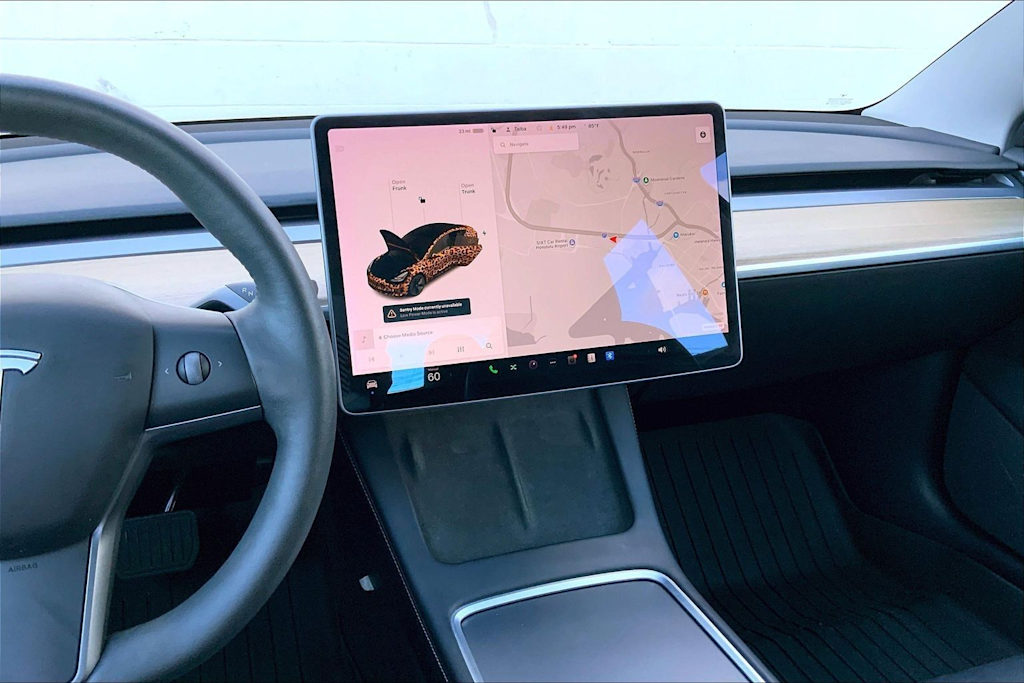Thumbnail: 2021 Tesla Model 3 - 14