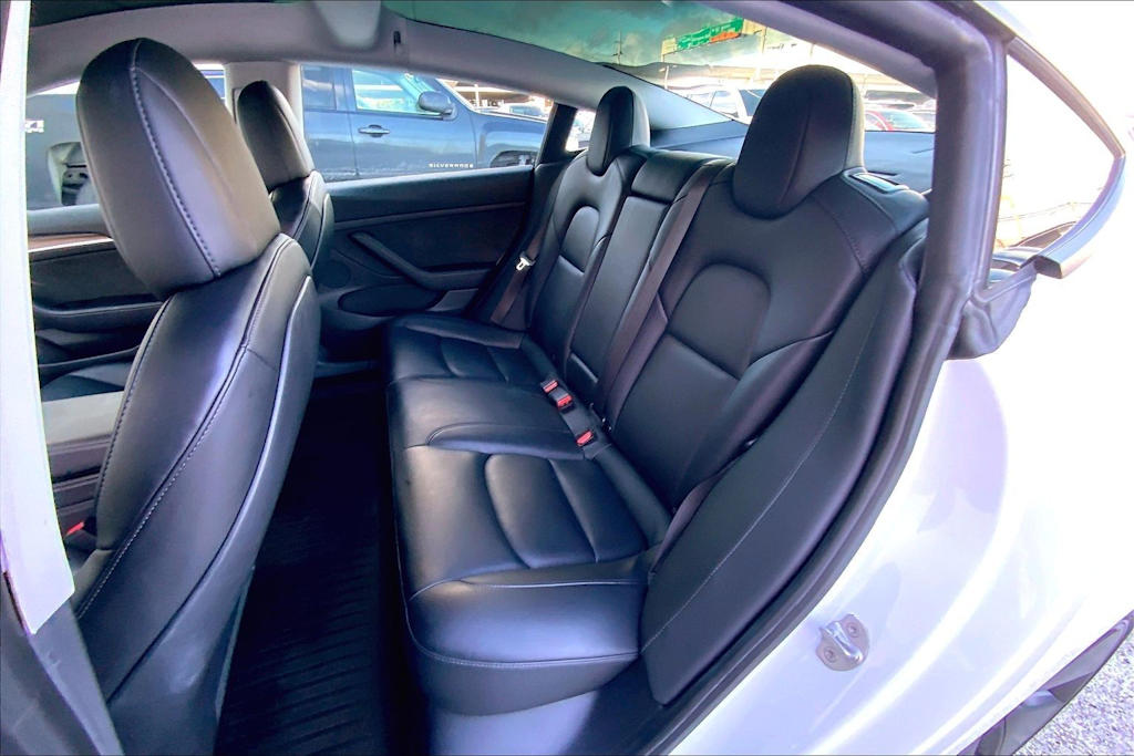 Thumbnail: 2021 Tesla Model 3 - 29