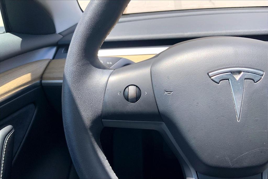 Thumbnail: 2023 Tesla Model 3 - 23