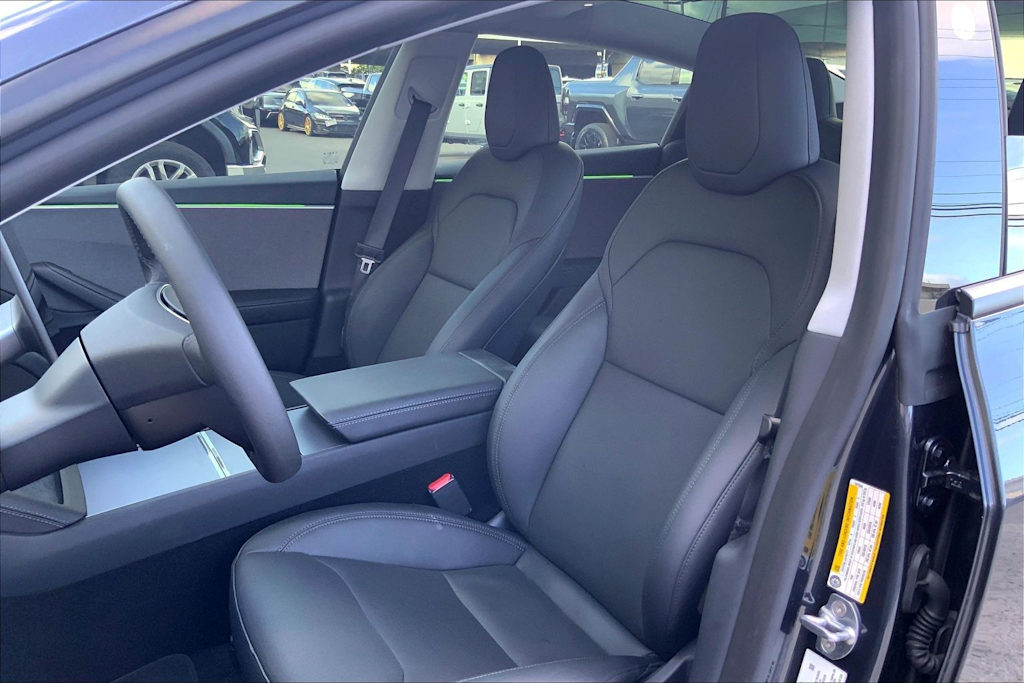 Thumbnail: 2025 Tesla Model 3 - 10