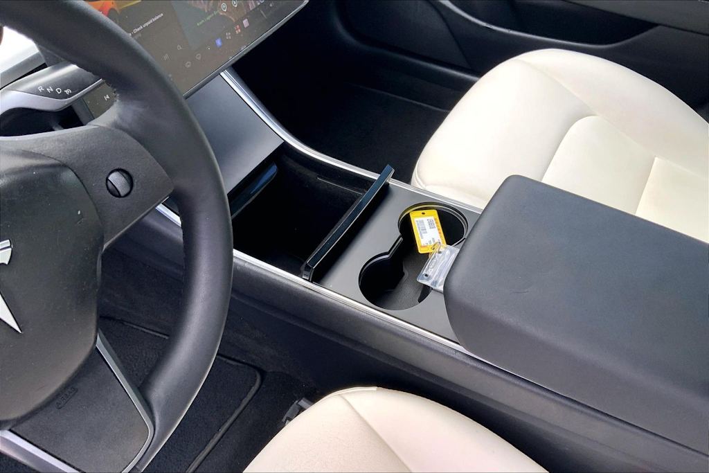 Thumbnail: 2020 Tesla Model 3 - 17