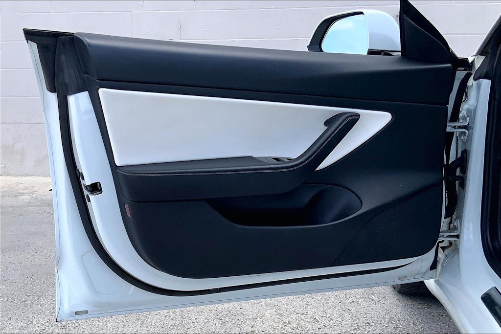 Thumbnail: 2020 Tesla Model 3 - 27