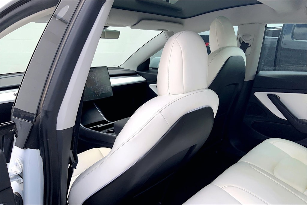 Thumbnail: 2020 Tesla Model 3 - 13